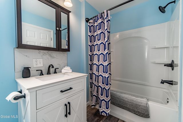 83 2nd Avenue, Troy, NY 12180