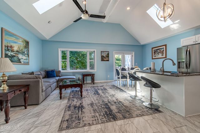 83 2nd Avenue, Troy, NY 12180