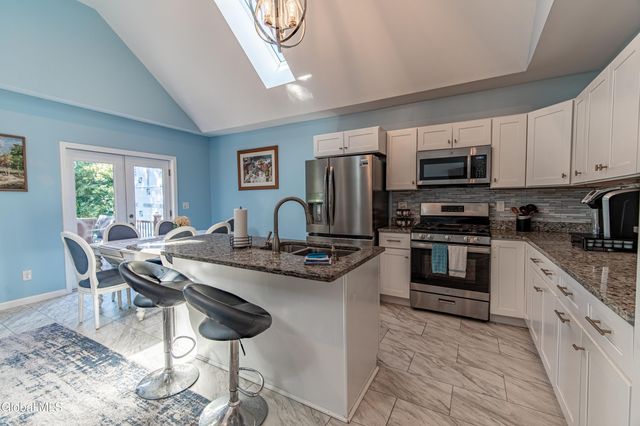 83 2nd Avenue, Troy, NY 12180