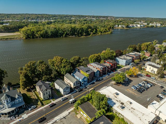 83 2nd Avenue, Troy, NY 12180