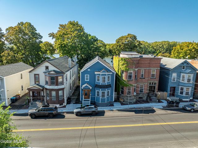 83 2nd Avenue, Troy, NY 12180