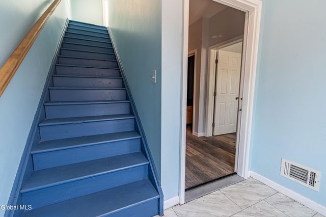 83 2nd Avenue, Troy, NY 12180