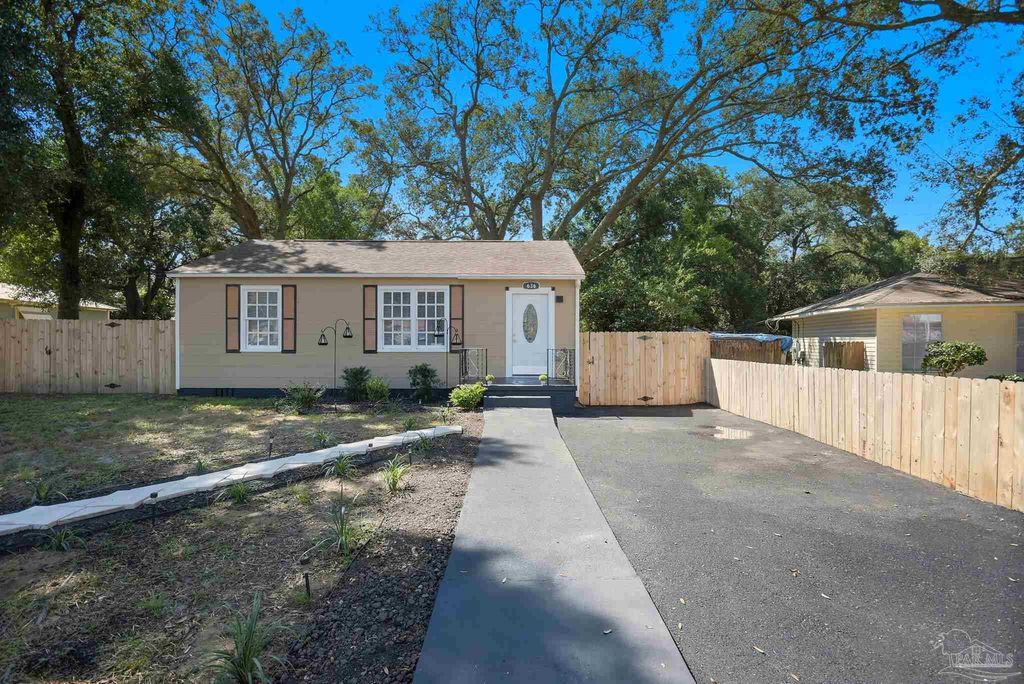 636 Elite Rd, Pensacola, FL 32507