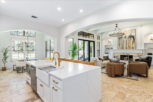 213 Black Wolf RUN, Austin, TX 78738