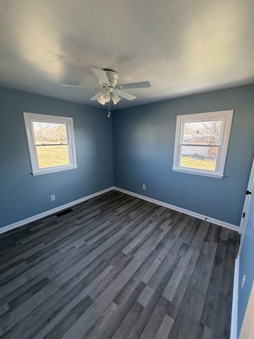 4973 Awalt Rd, Tullahoma, TN 37388