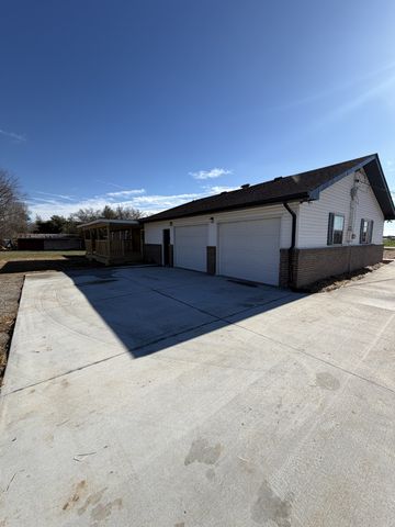 4973 Awalt Rd, Tullahoma, TN 37388