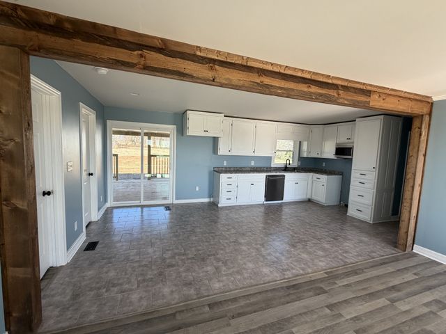 4973 Awalt Rd, Tullahoma, TN 37388