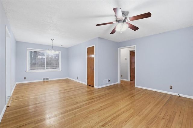 6717 W 79th Street, Overland Park, KS 66204