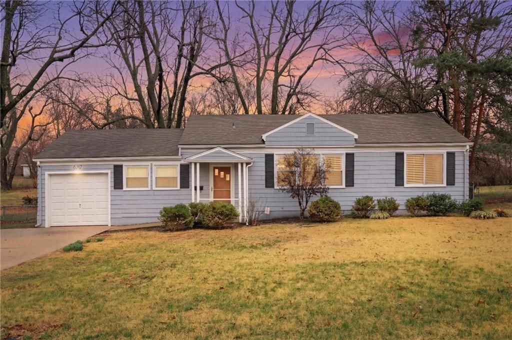 6717 W 79th Street, Overland Park, KS 66204