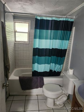 5211 S Court Avenue, Homosassa, FL 34448