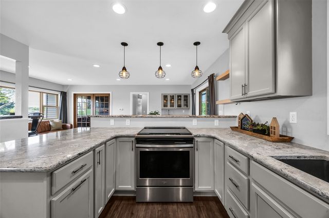 5808 Beverly Road SW, Cedar Rapids, IA 52404