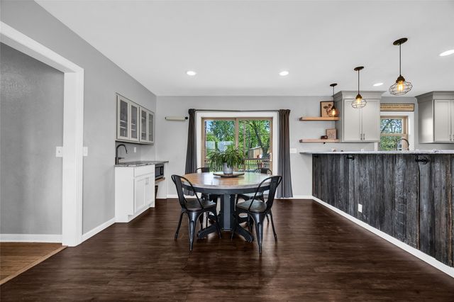 5808 Beverly Road SW, Cedar Rapids, IA 52404