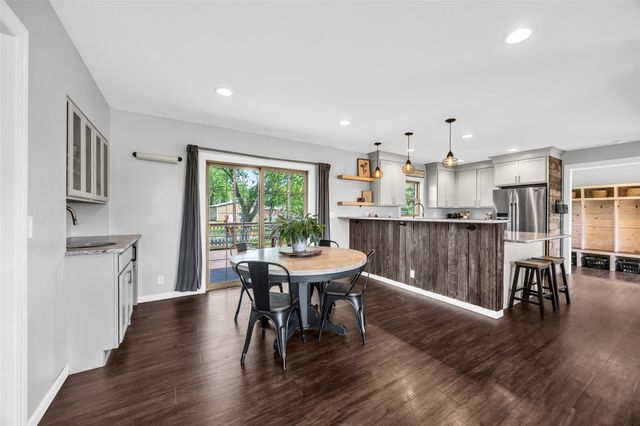 5808 Beverly Road SW, Cedar Rapids, IA 52404