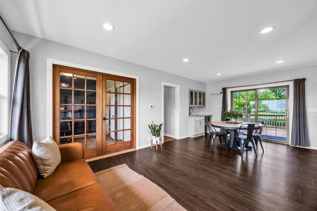 5808 Beverly Road SW, Cedar Rapids, IA 52404
