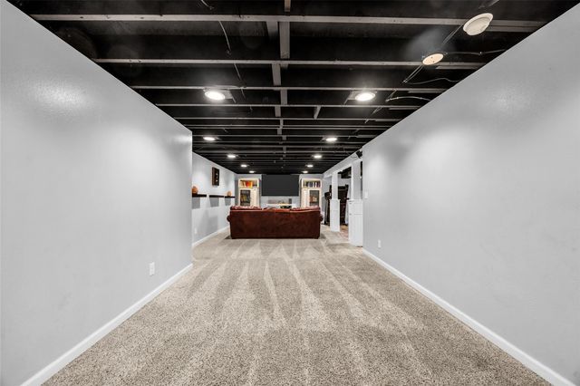 5808 Beverly Road SW, Cedar Rapids, IA 52404