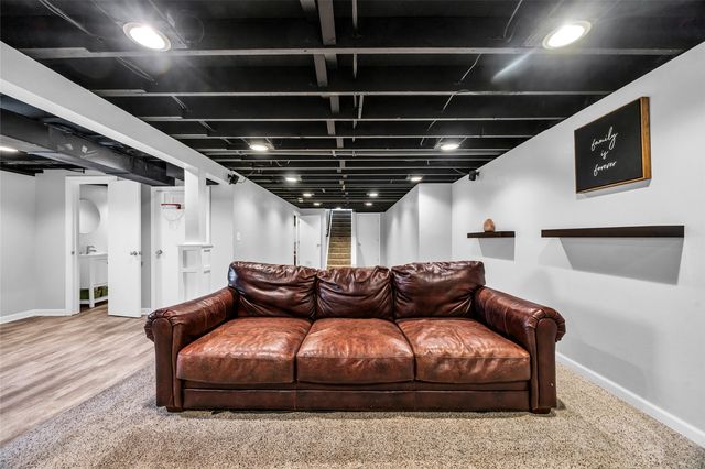 5808 Beverly Road SW, Cedar Rapids, IA 52404