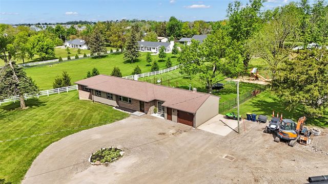 5808 Beverly Road SW, Cedar Rapids, IA 52404