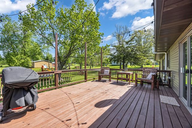 5808 Beverly Road SW, Cedar Rapids, IA 52404