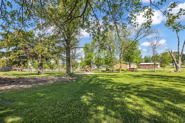 5808 Beverly Road SW, Cedar Rapids, IA 52404