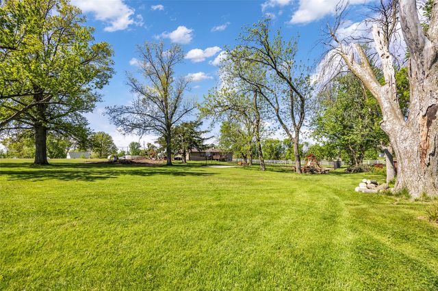 5808 Beverly Road SW, Cedar Rapids, IA 52404