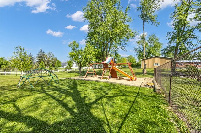 5808 Beverly Road SW, Cedar Rapids, IA 52404