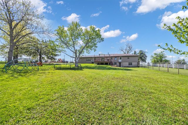 5808 Beverly Road SW, Cedar Rapids, IA 52404