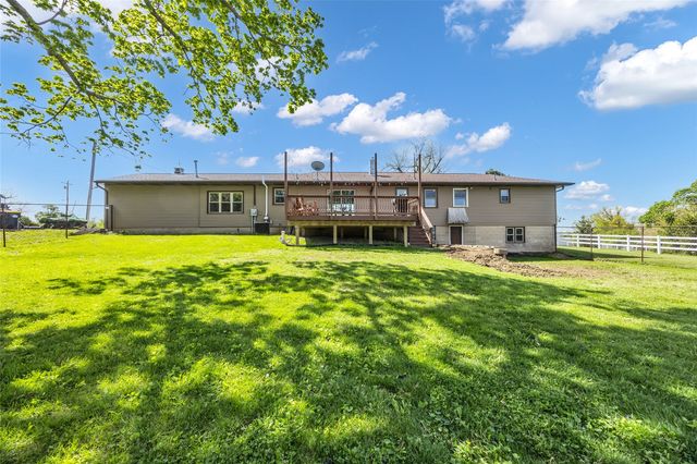 5808 Beverly Road SW, Cedar Rapids, IA 52404
