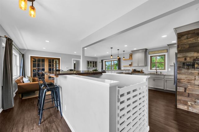 5808 Beverly Road SW, Cedar Rapids, IA 52404