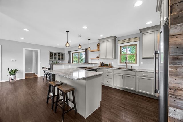 5808 Beverly Road SW, Cedar Rapids, IA 52404