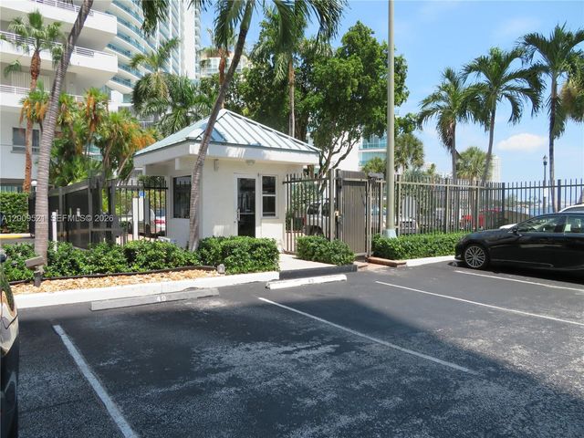 1408 Brickell Bay Dr 1002, Miami, FL 33131
