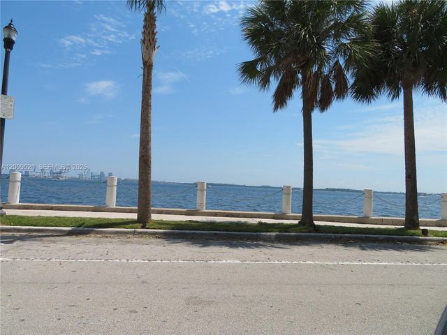 1408 Brickell Bay Dr 1002, Miami, FL 33131