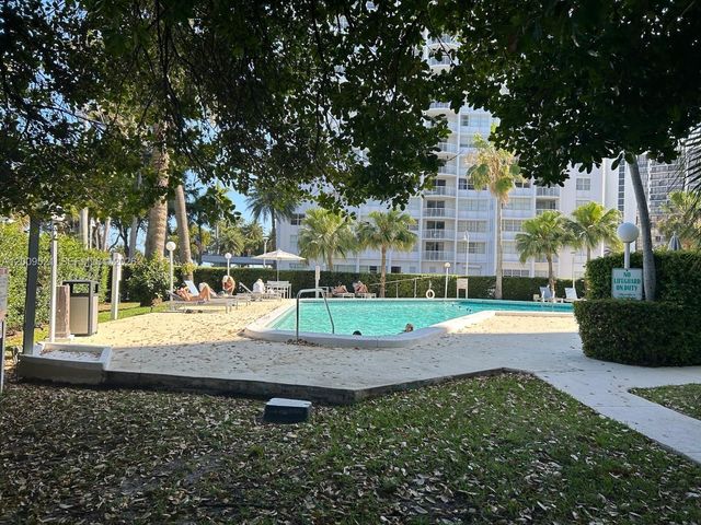 1408 Brickell Bay Dr 1002, Miami, FL 33131