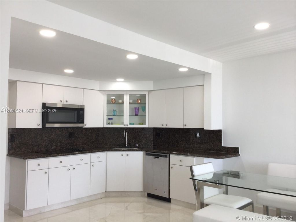 1408 Brickell Bay Dr 1002, Miami, FL 33131