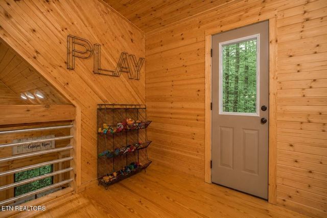 1218 N Baden Drive, Gatlinburg, TN 37738