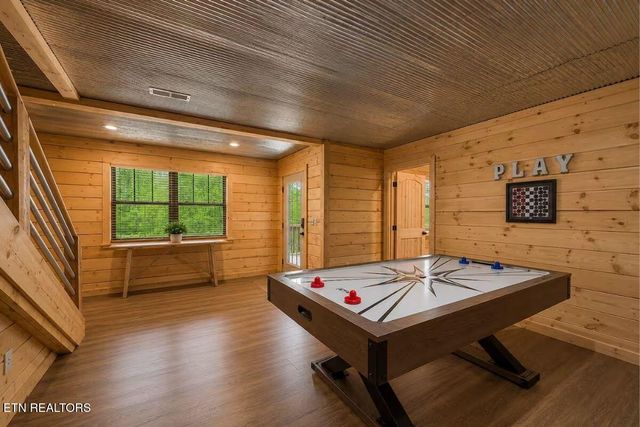 1218 N Baden Drive, Gatlinburg, TN 37738