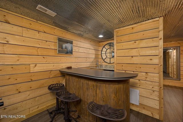 1218 N Baden Drive, Gatlinburg, TN 37738