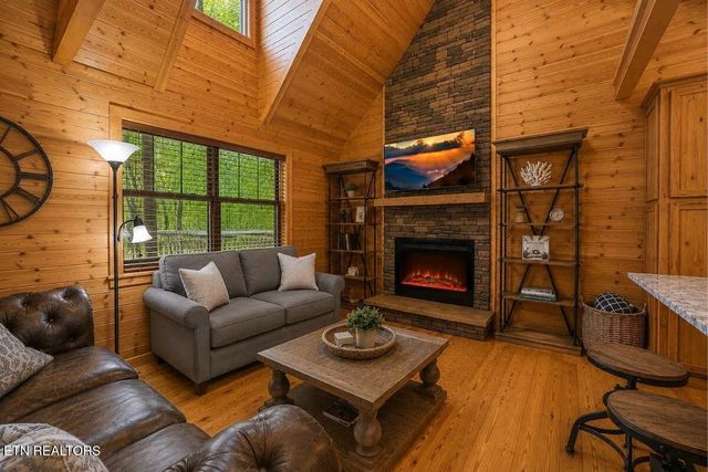 1218 N Baden Drive, Gatlinburg, TN 37738