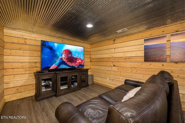 1218 N Baden Drive, Gatlinburg, TN 37738