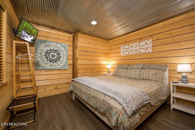 1218 N Baden Drive, Gatlinburg, TN 37738