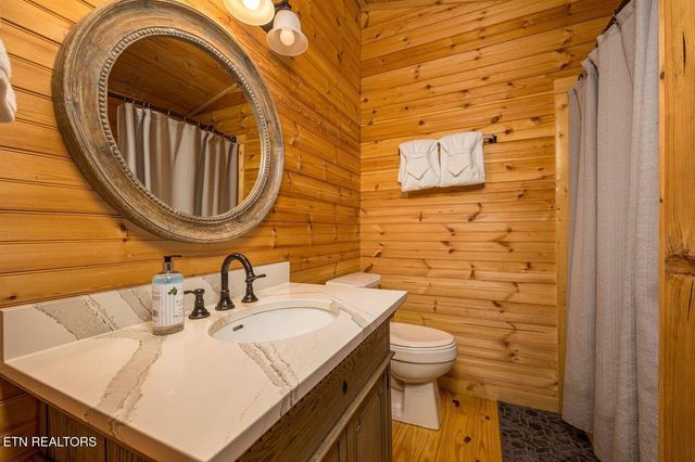 1218 N Baden Drive, Gatlinburg, TN 37738