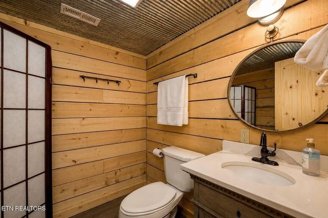 1218 N Baden Drive, Gatlinburg, TN 37738