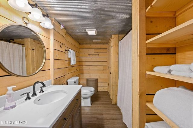 1218 N Baden Drive, Gatlinburg, TN 37738