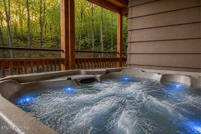 1218 N Baden Drive, Gatlinburg, TN 37738
