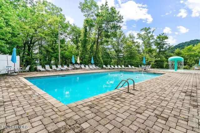 1218 N Baden Drive, Gatlinburg, TN 37738