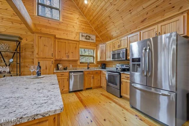 1218 N Baden Drive, Gatlinburg, TN 37738