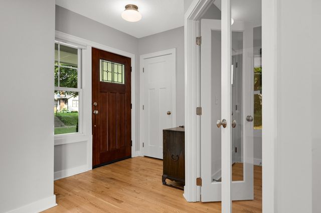 5117 Chowen Avenue S, Minneapolis, MN 55410
