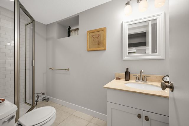 5117 Chowen Avenue S, Minneapolis, MN 55410