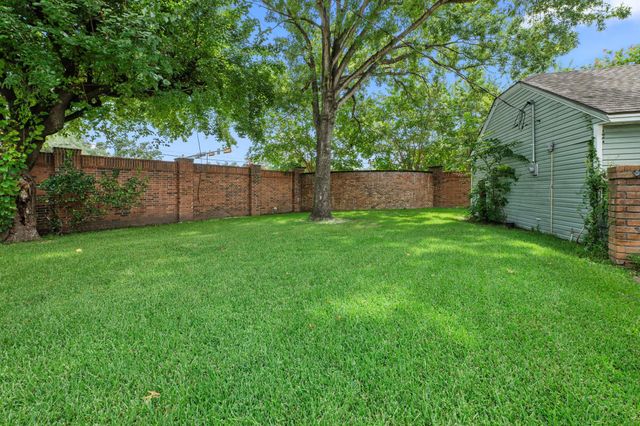 14302 Apple Tree Road, Houston, TX 77079