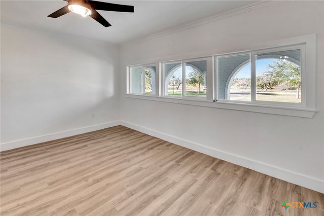 445 Lakeshore Drive, Victoria, TX 77905