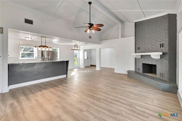 445 Lakeshore Drive, Victoria, TX 77905